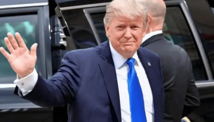 中美没谈拢？48小时内，美国连发三道威胁，中方祭出“王炸”！