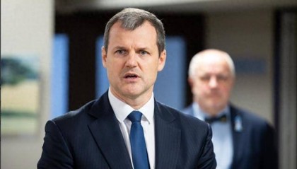 这回梁子结大！驱逐3名我国外交官后，立陶宛新总理又开出新条件