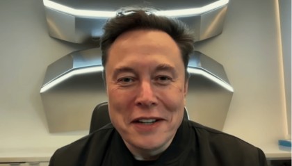 一文看懂马斯克最新对谈：擎天柱V3量产渐近、AI5性能飙升40倍、星舰明年实现完全复用、25年内实现火星自给自足