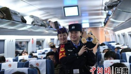 兰铁女子乘警组：盛开在列车上的“铿锵玫瑰”