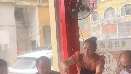 贵州榕江一餐馆灾后开业，县委书记和县长成首单客人，店主：10人消费448元由书记结账，县委办回应