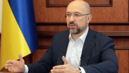 10亿美元到位，泽连斯基收获“大礼包”，美西方誓要打垮俄罗斯？