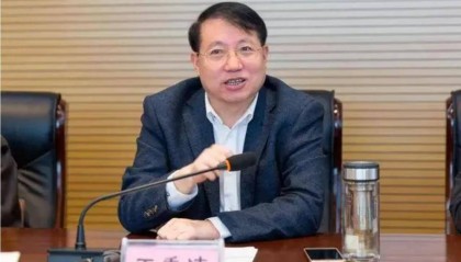 极目政情|搞权色交易，退休后还收受礼品，67岁王秉清被开除党籍