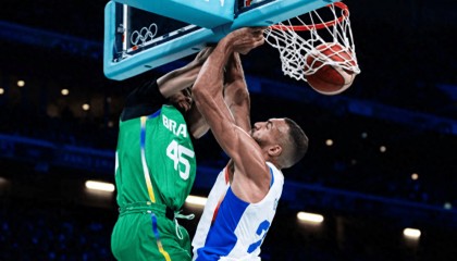 19分9板4断3帽!文班亚马吊锤巴西,巴图姆19+5,恭喜哈登有福了