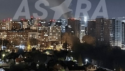 轮到俄罗斯被毒打?乌军连夜打响大规模突袭，莫斯科方向猛烈爆炸