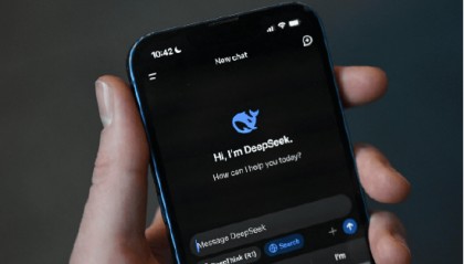 DeepSeek开源第一弹：6小时收藏破5000次，利好国产GPU？投资人：国产卡的推理性能提升将顺理成章