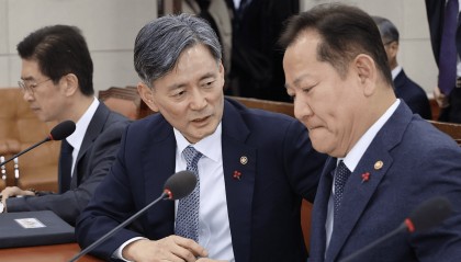 韩媒：韩在野党单独通过决议，敦促逮捕前防长等涉“内乱”人员