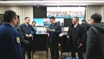 西藏自治区党委书记王君正赴震区现场指挥