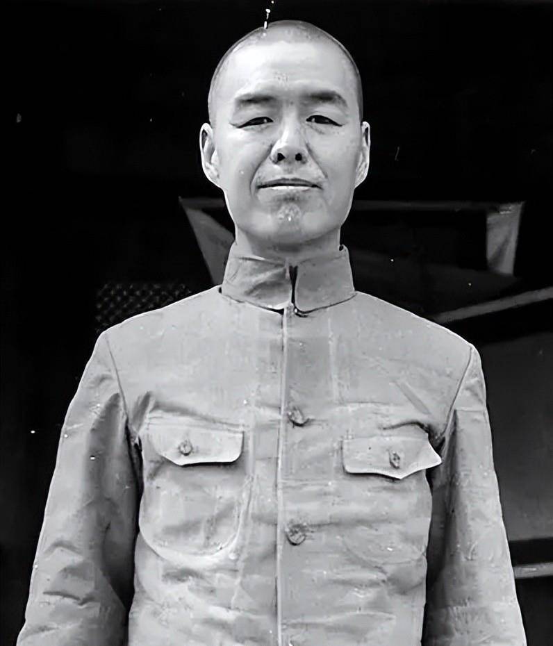 1949年，王世泰到地方任职，与邓宝珊搭班子，解放战争时交过手