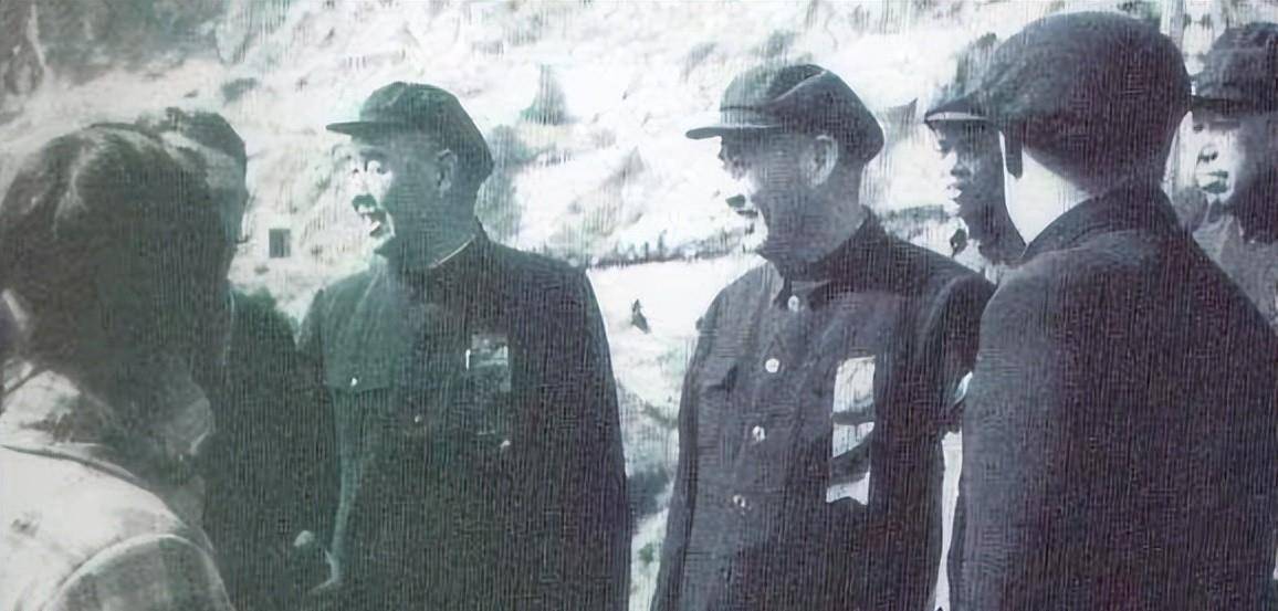 1949年，王世泰到地方任职，与邓宝珊搭班子，解放战争时交过手