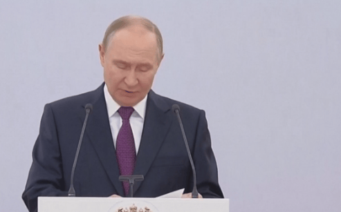 同意与普京见面了？六国向俄罗斯派兵，泽连斯基的态度终于变了，中方行动结束！