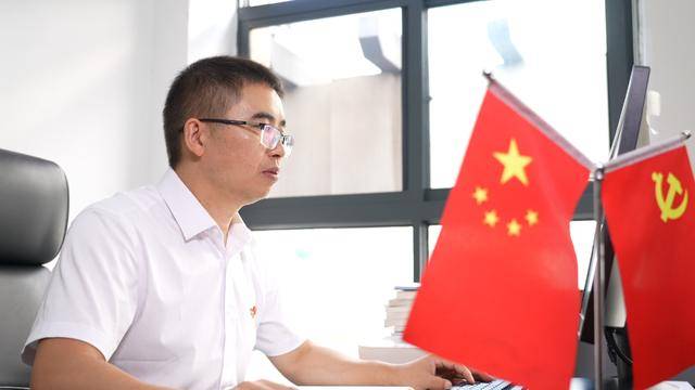 【以教育家精神铸魂强师 谱写教育强国建设华章】王燚：心系教育 情系育人