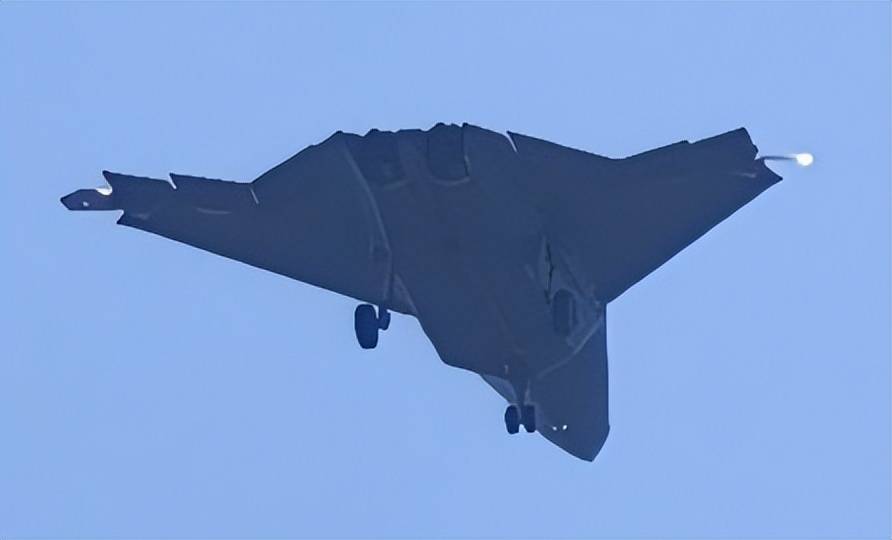 无空速管,疑似第二架歼-50:美国精神胜利法,新六代机东亚决战