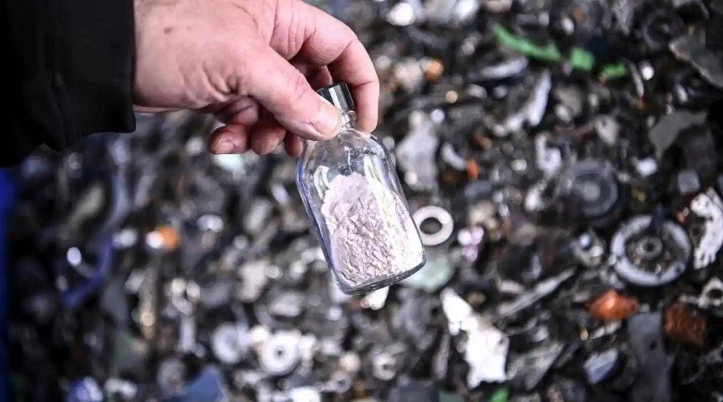 中美要握手言和了?欧盟立马变脸,突然给中国“戴高帽”,周四在布鲁塞尔不见不散!