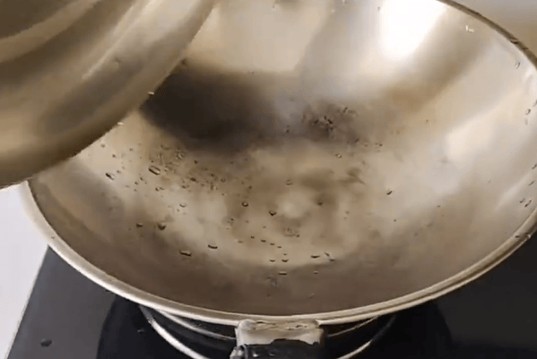 火爆全网的“传家锅”复产，预计售价60元左右，首批产品预计11月就可出厂