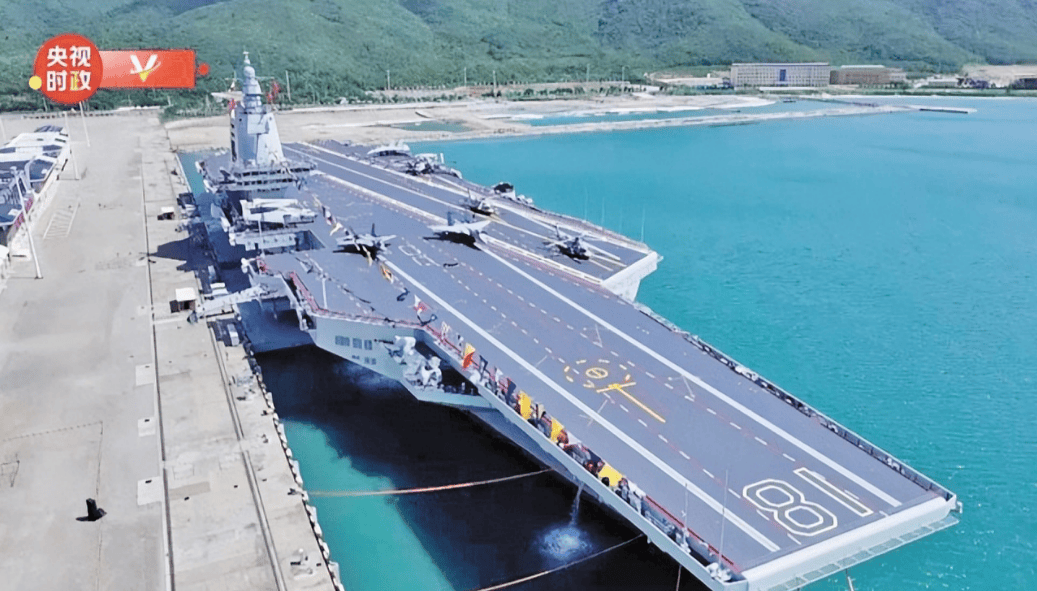 福建舰上班后,中国空军也不藏了!轰隆一声巨响,歼20旁多了架新战机