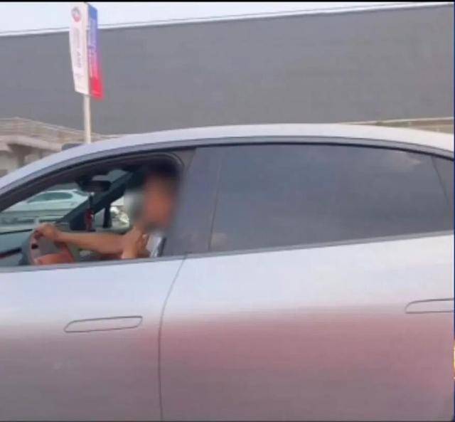 北京交警：群众通过“随手拍”举报的分心驾驶等违法行为，已查处