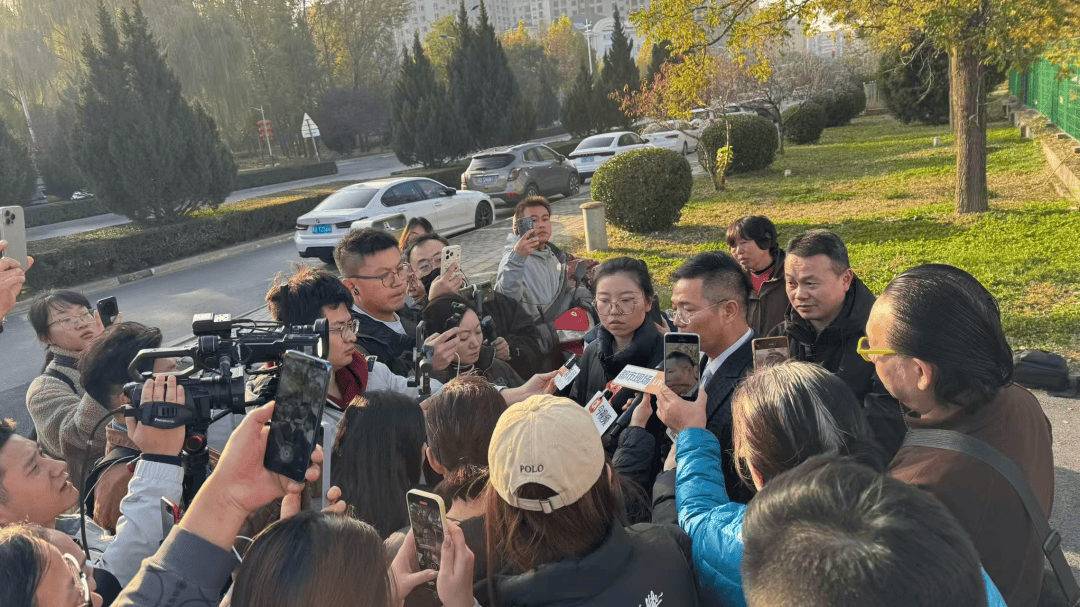 山西长治“狗咬人被摔死,狗主人上门理论被反杀”案今日开庭,被告人家属:对方先动手,父亲系正当防卫,律师将做无罪辩护